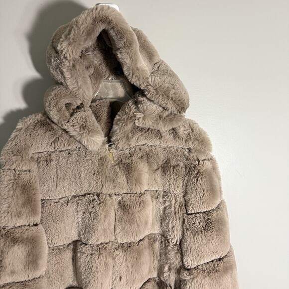 BCBG Maxazria Womens L Tan Faux Fur Quilted Jacket Hooded Luxury Soft Zip New - Picture 4 of 10